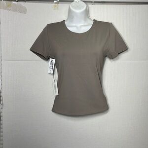 Aritzia color Modern Taupe Contour New Crew T-Shirt 8414